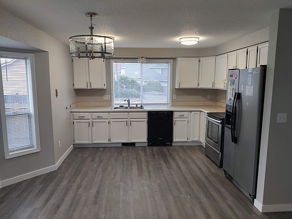 2nd image of 7426 S Sheridan Ave