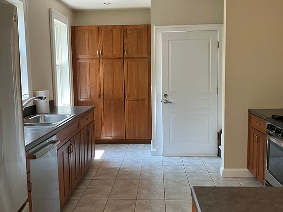 4th image of 356 Yale Ave #2