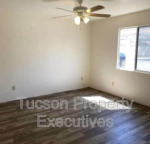 3319 E Presidio Rd #2 — Photo 8