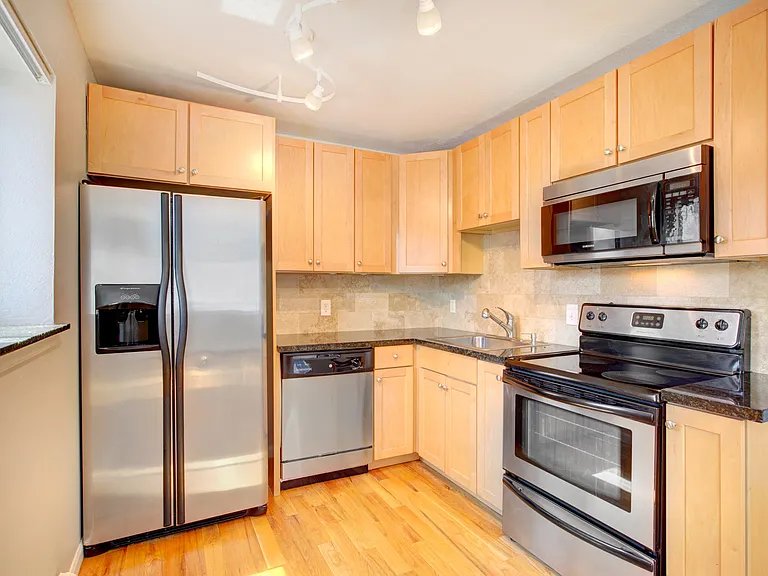 1536 Williams St — Photo 22