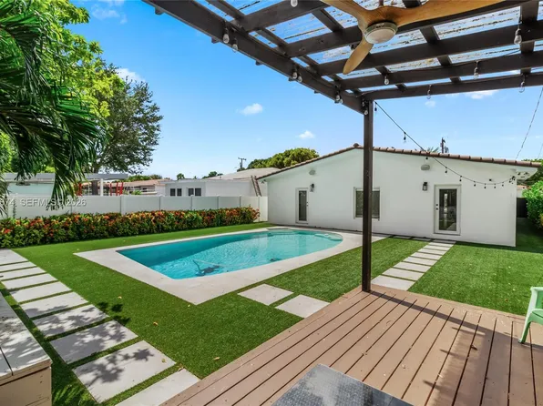 3855 SW 1st St, Miami, FL 33134