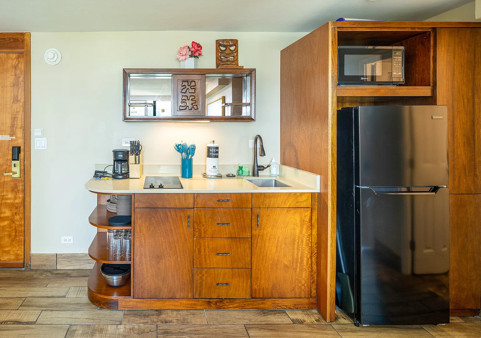 Beautiful Bamboo Waikiki 1-Bedroom — Photo 3