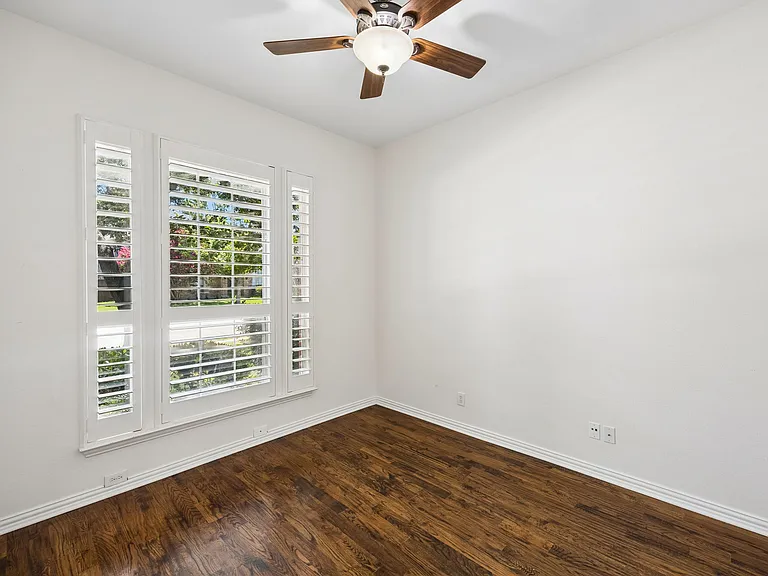 1613 Long Prairie Ct — Photo 33