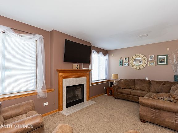 4th image of 1003 Greenleaf Dr