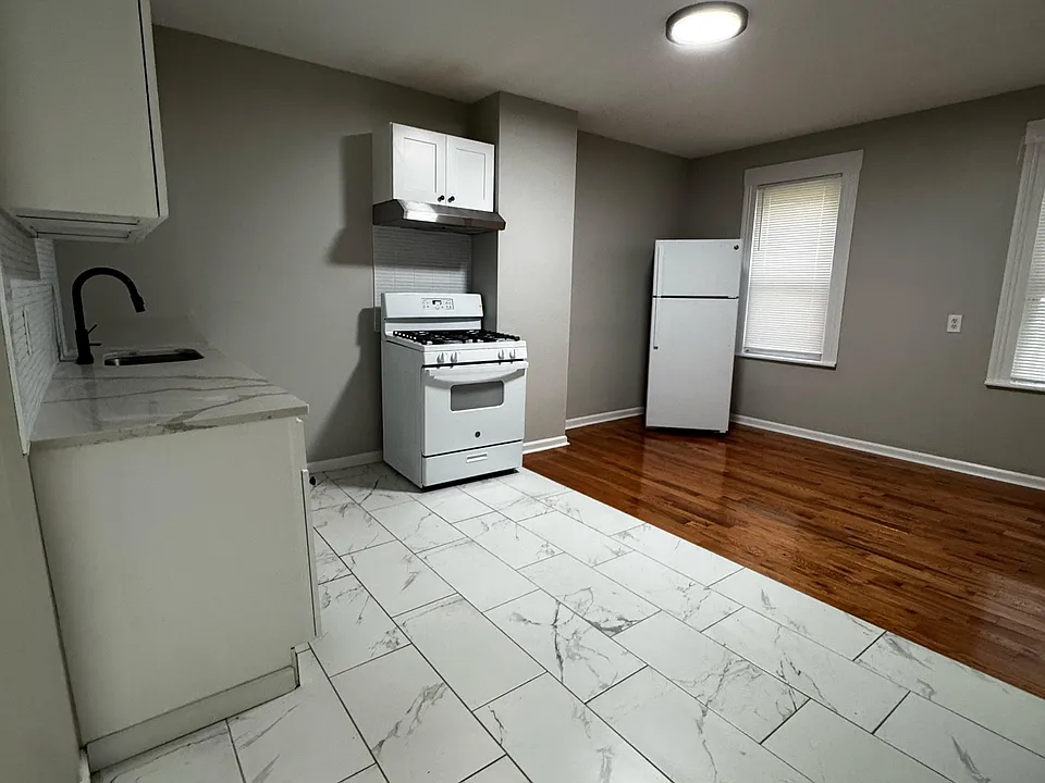 357 Pearl St #4