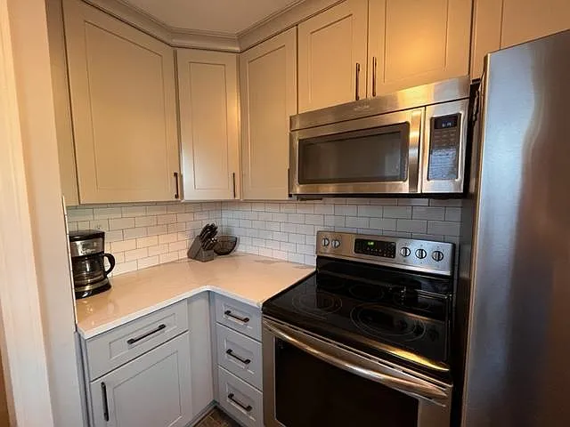 3023 Tyler Ave — Photo 5