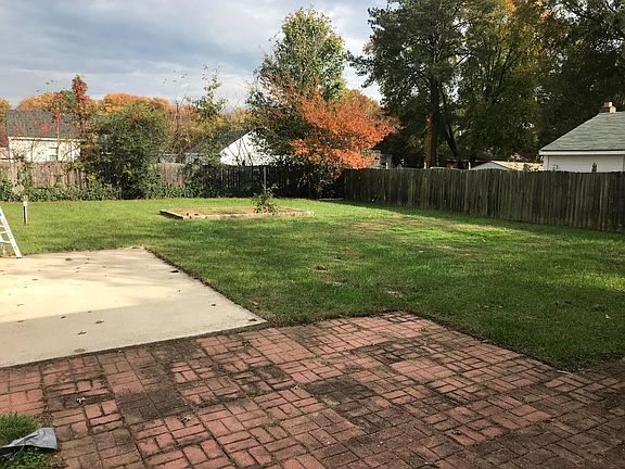 2nd image of 4821 Sydclay Dr