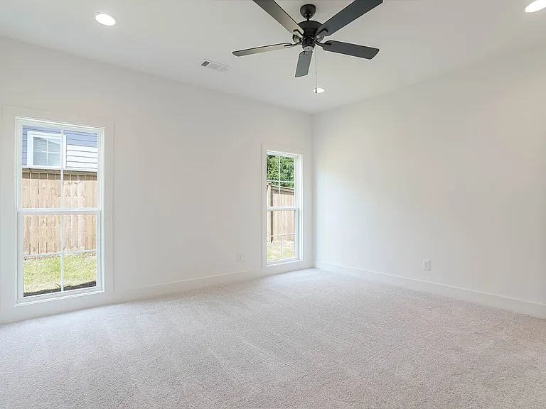 3232 Bradley Ln — Photo 21