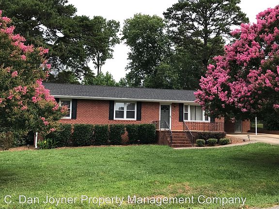 2nd image of 104 Pueblo Dr