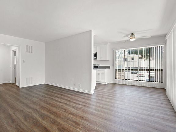 4th image of 918 11th St APT 1