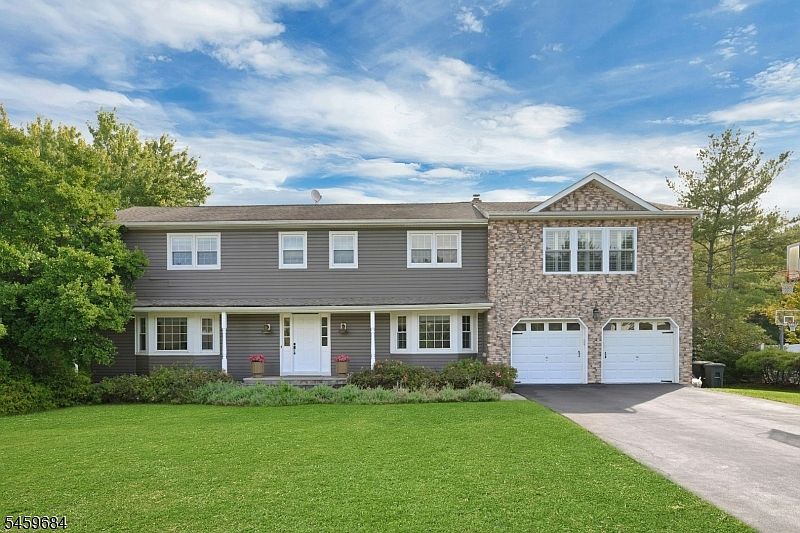 1st image of 10 Cambray Rd