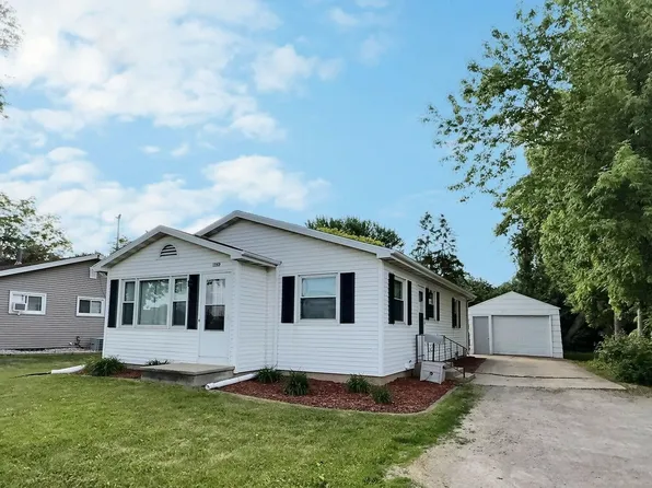 1743 Oshkosh Ave, Oshkosh, WI 54902