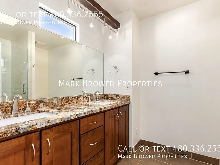1300 W 5th St #1005 — Photo 11
