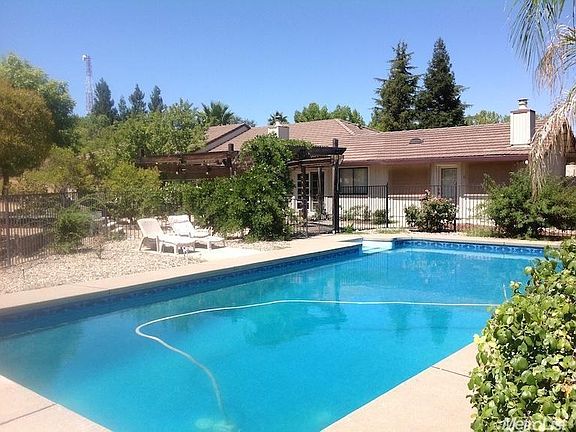 3rd image of 3803 Kenwood Way