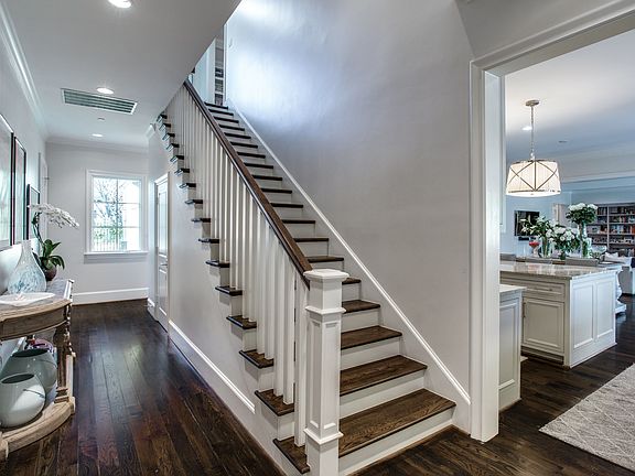 4th image of 6048 Glendora Ave