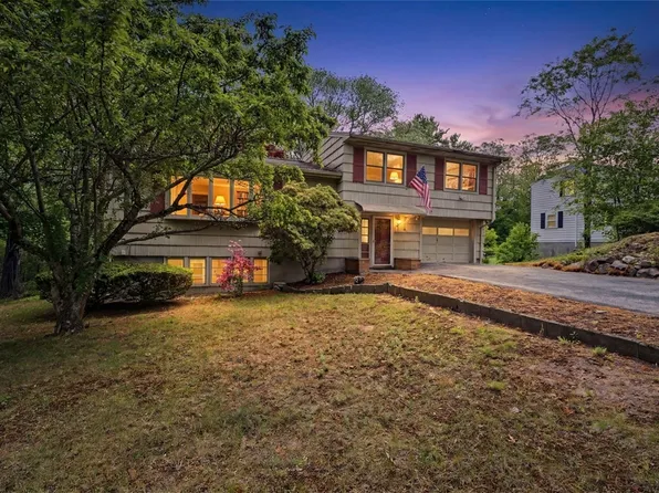 26 Arlington Rd, Burlington, MA 01803