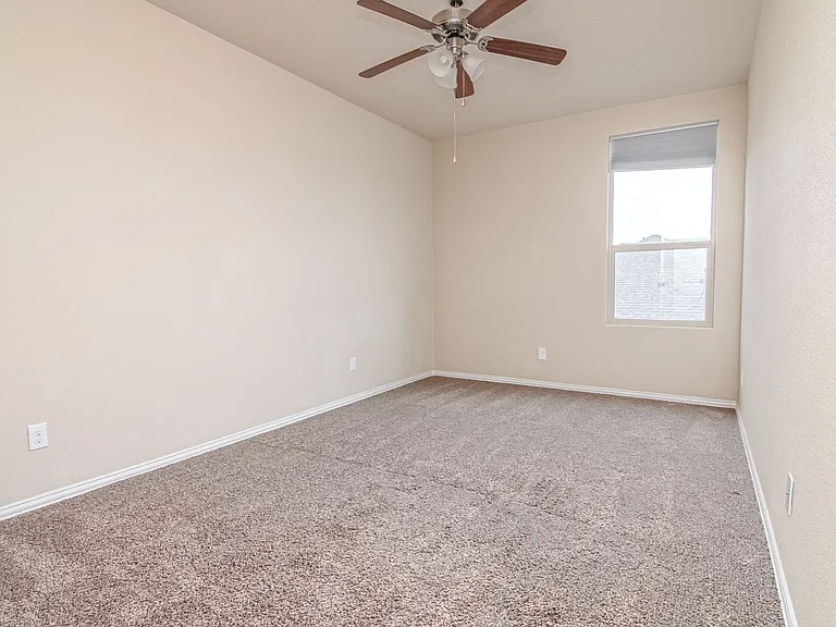 6715 Hall Of Fame Blvd — Photo 19