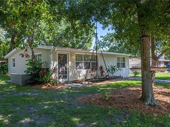 3rd image of 755 E Gate Dr