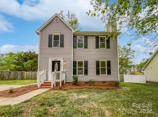 8814 Hunter Green Ln, Charlotte, NC 28227