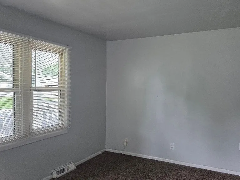 1225 Scott Ave — Photo 4