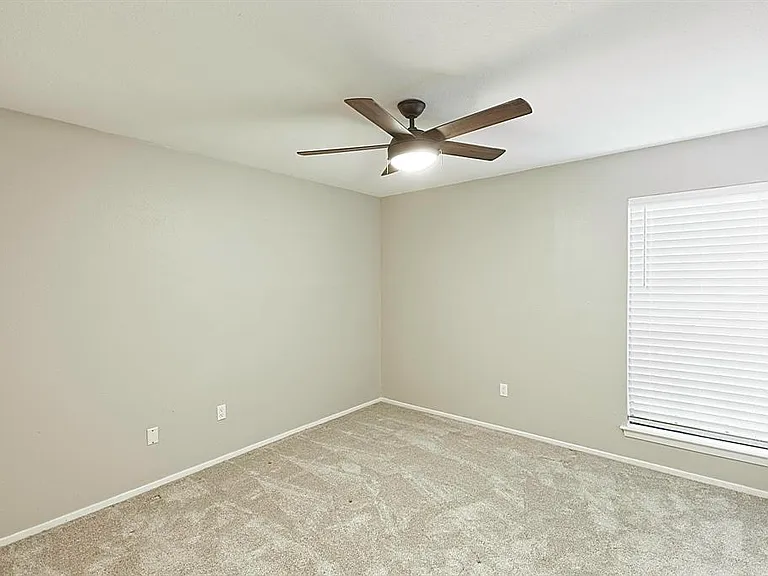 889 Dublin Dr #D — Photo 30