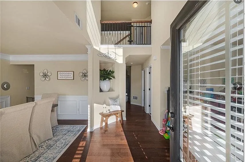 5 bed, 2849 sqft, $2,650 — Photo 3