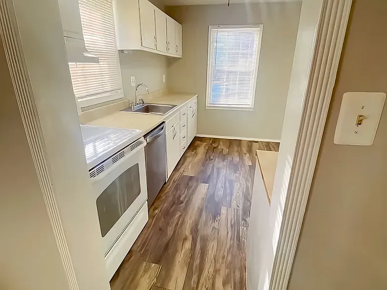 16649 Geddy Ct — Photo 5