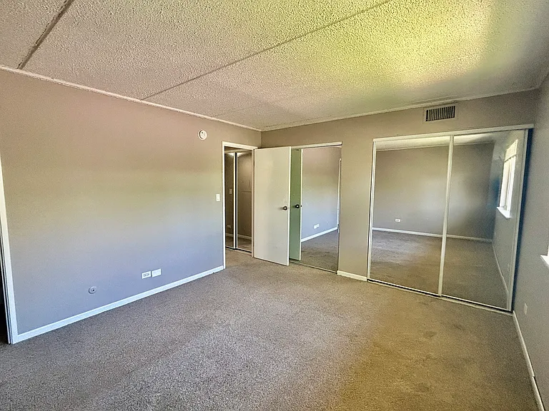5S070 Pebblewood Ln #G11 — Photo 8