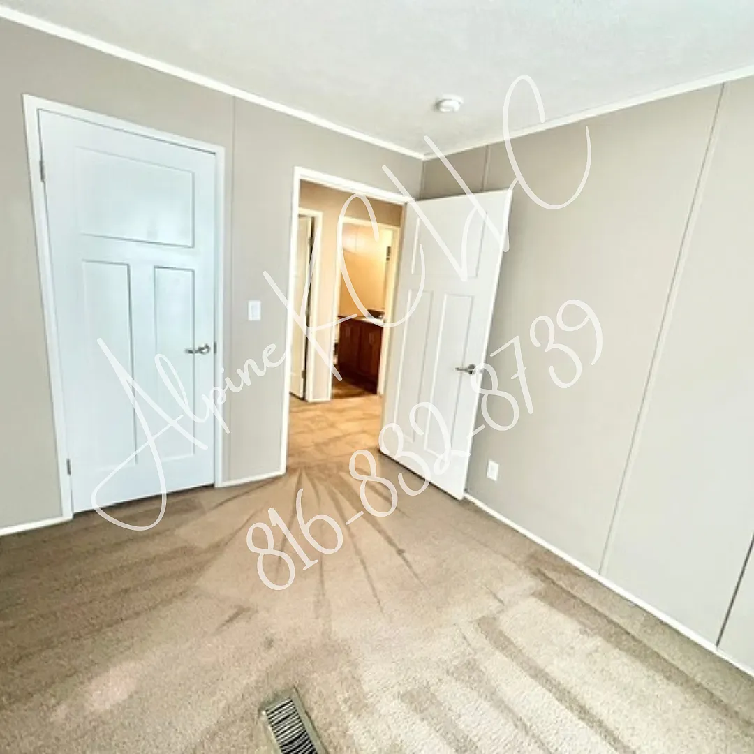 3 bed, 950 sqft, $1,225 — Photo 2