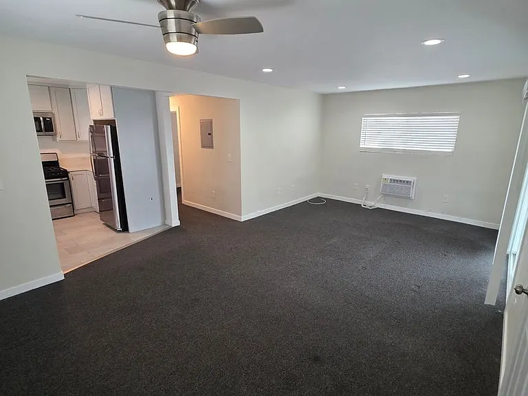 613 S Prairie Avenue — Photo 16
