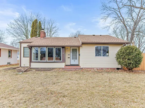 411 Wheelock Pkwy W, Saint Paul, MN 55117