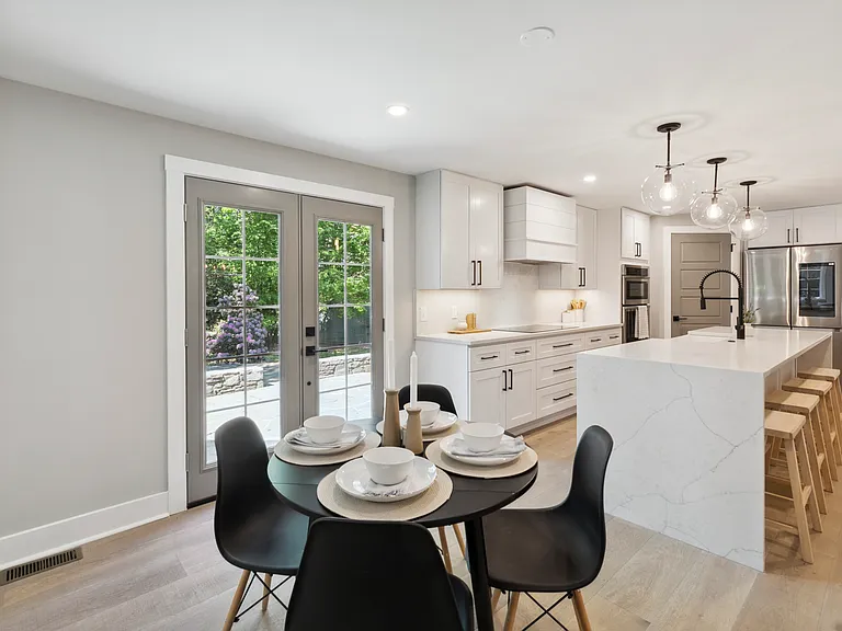 1110 W Valley Rd — Photo 21