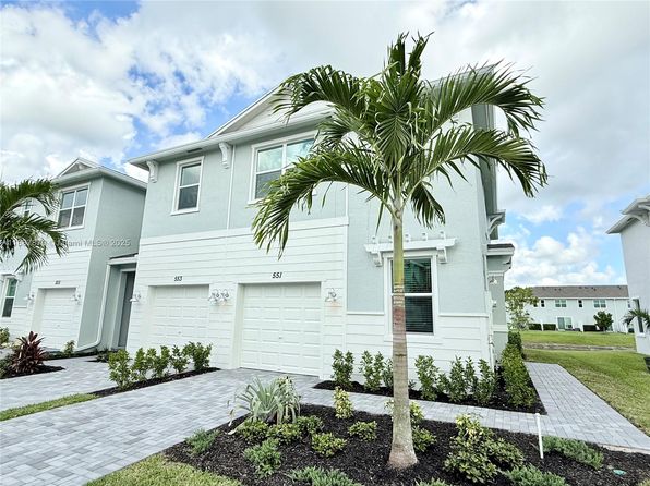551 SE Rivergrass St #551