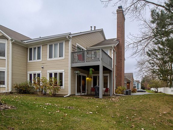 3rd image of 1532 N Kendal Ct
