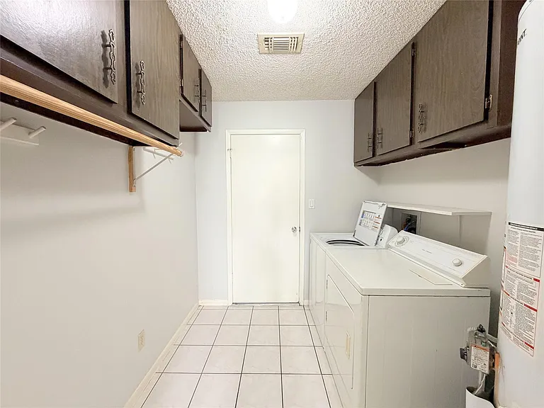 2535 Planters Row — Photo 26