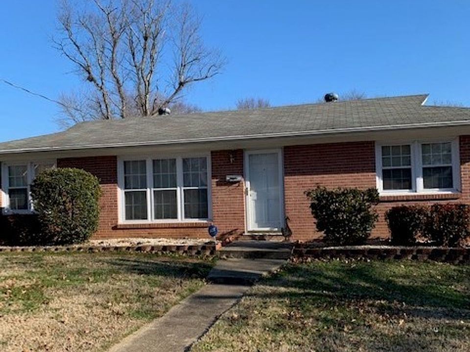 1st image of 614 Lansbury Dr
