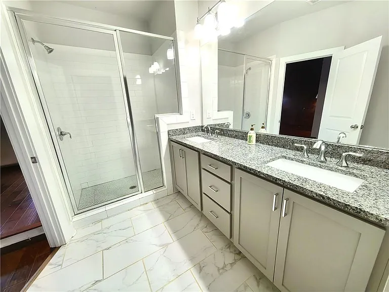 3797 Oxford Cir — Photo 32