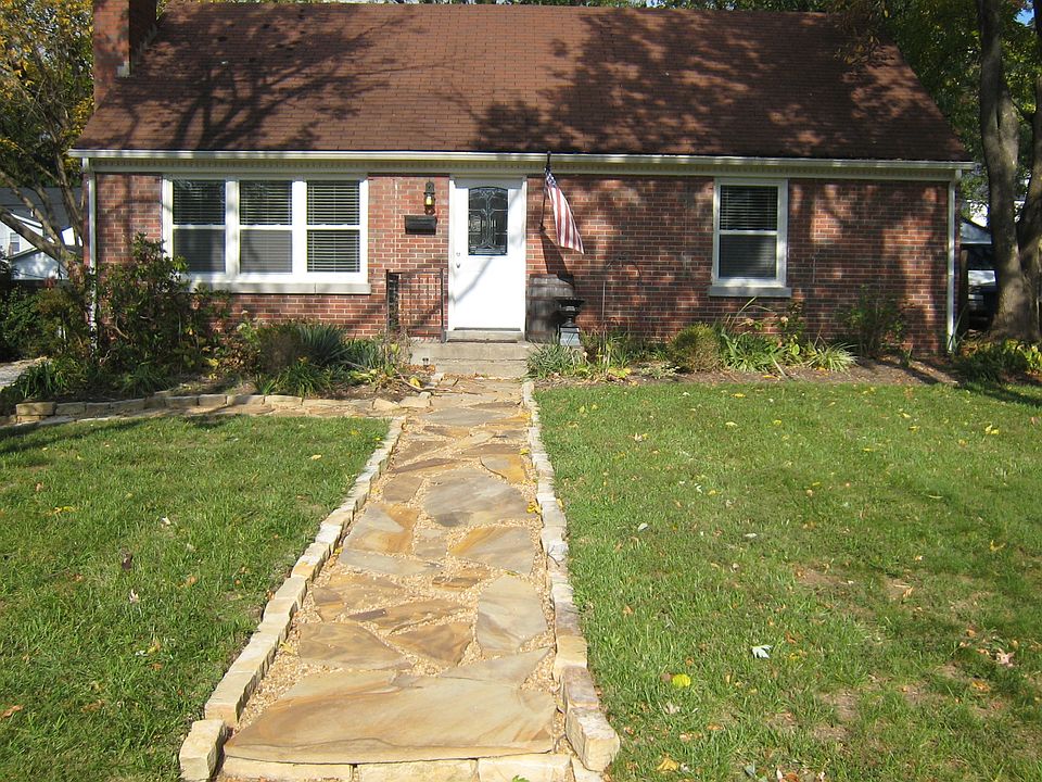 1st image of 165 Saint James Dr