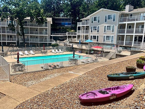 3rd image of 775 Winn Rd #4L