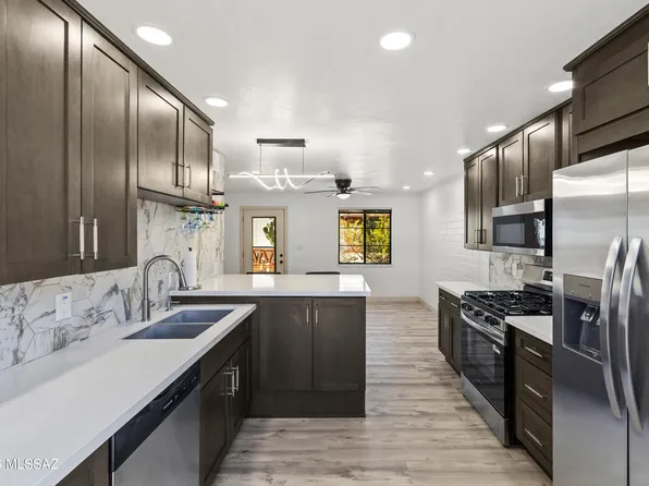 187 S Paseo Tierra APT A, Green Valley, AZ 85614