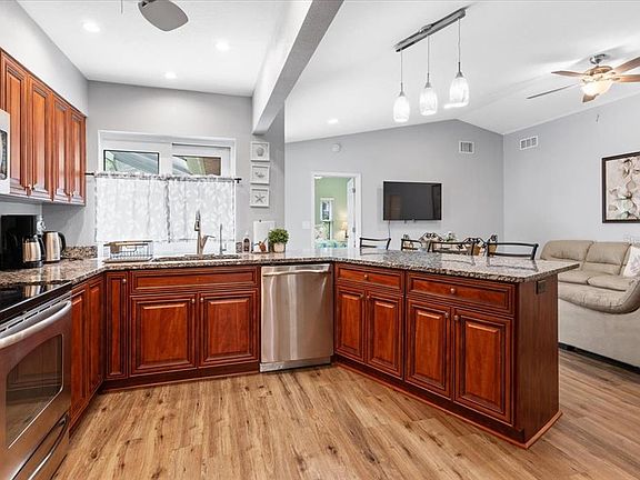 5th image of 3041 Nocturne Rd