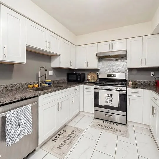625 Derry Ct #1B — Photo 4