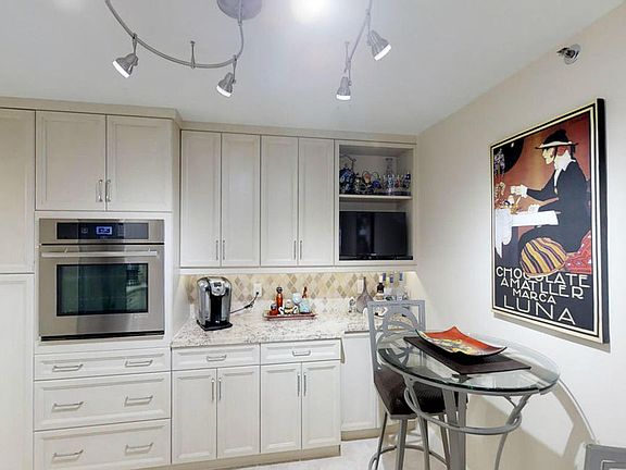 3rd image of 3400 Ocean Blvd APT 12I