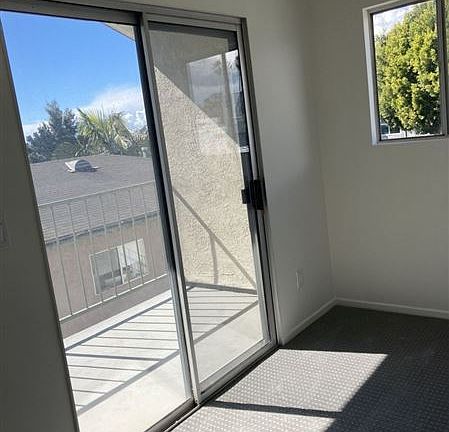 5th image of 644 Westminster Ave