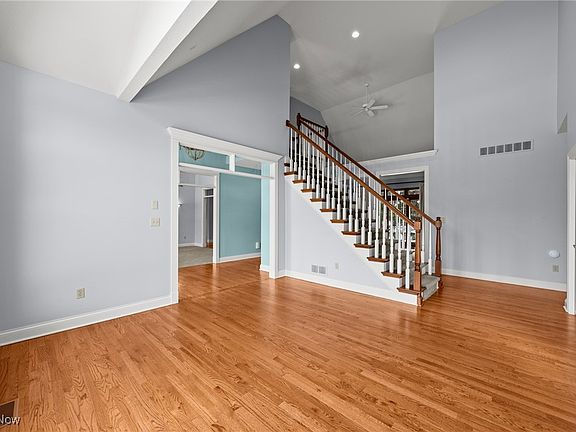 5th image of 315 Spyglass Dr