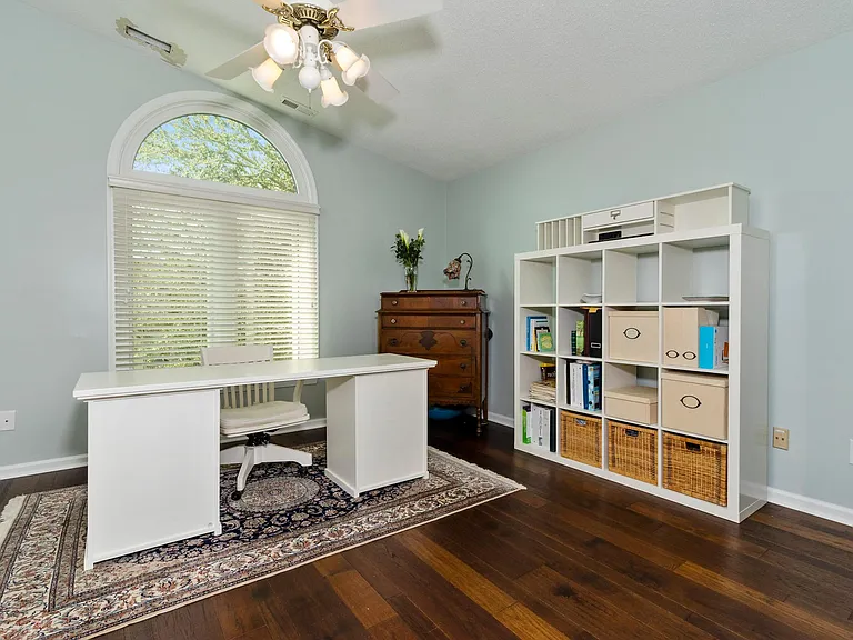 3730 Surry Rd — Photo 4