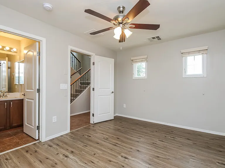 4068 E Windsor Dr — Photo 11