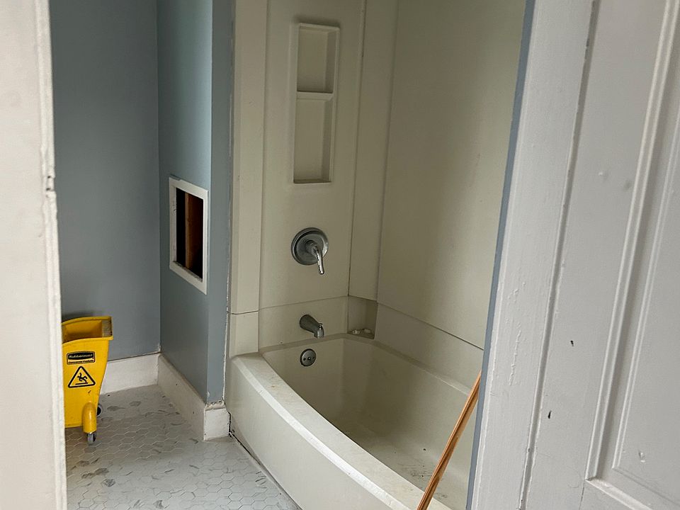 2nd image of 36 E Powell Ave APT A