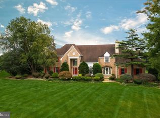 1 Summerhill Dr, Hamilton, NJ 08620