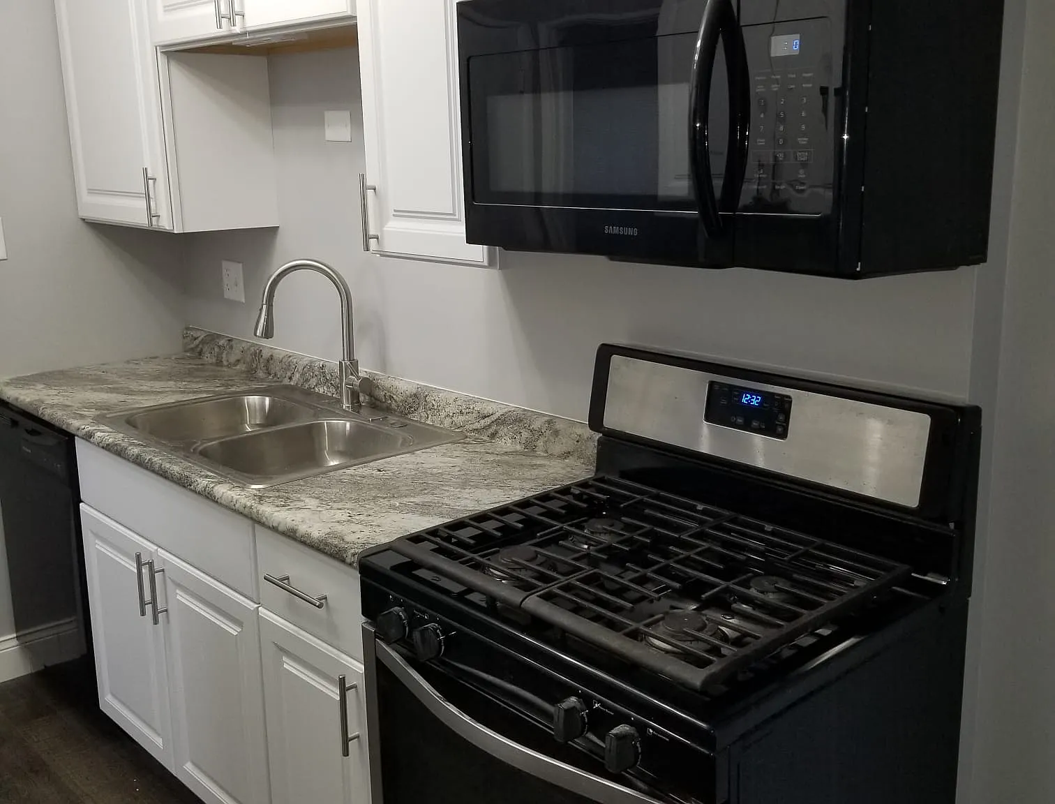 10210 Ridgeland Ave - C1 - Renovated 6/18 — Photo 1